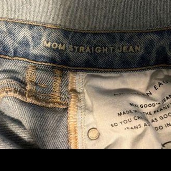 American Eagle Outfitters Mom Jeans - Picture 3 of 4